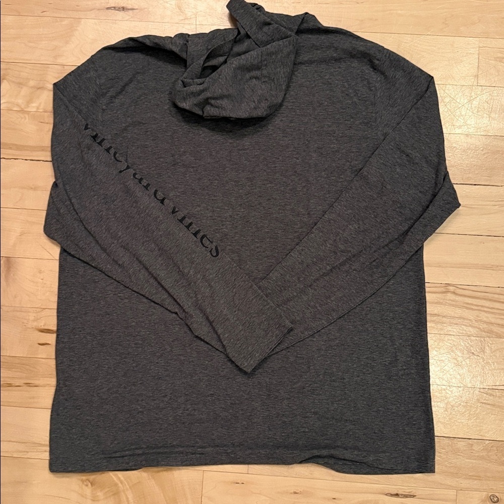 Men’s Vineyard Vines Charcoal Long Sleeve Pullover - Picture 3 of 3